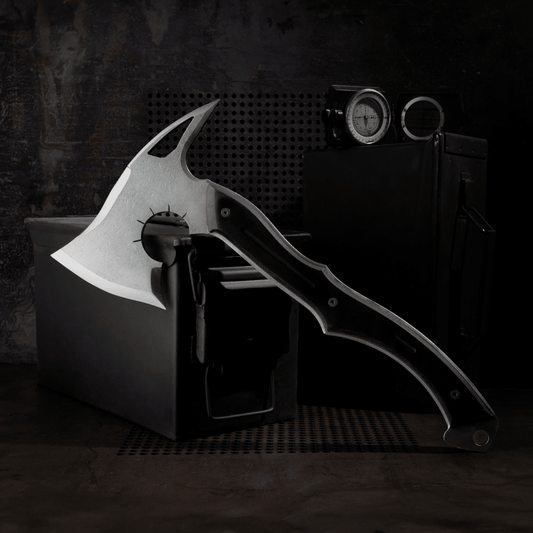 Full tang tomahawk "Requiem" for outdoor tasks