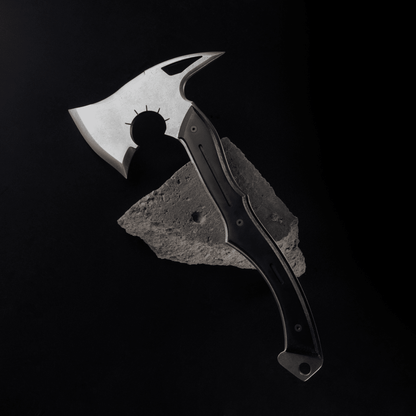 Full tang tomahawk "Requiem" for outdoor tasks