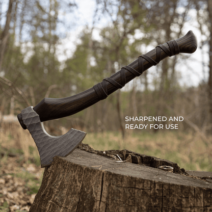 Hand forged axe “Sterk Vorley” with leather cover